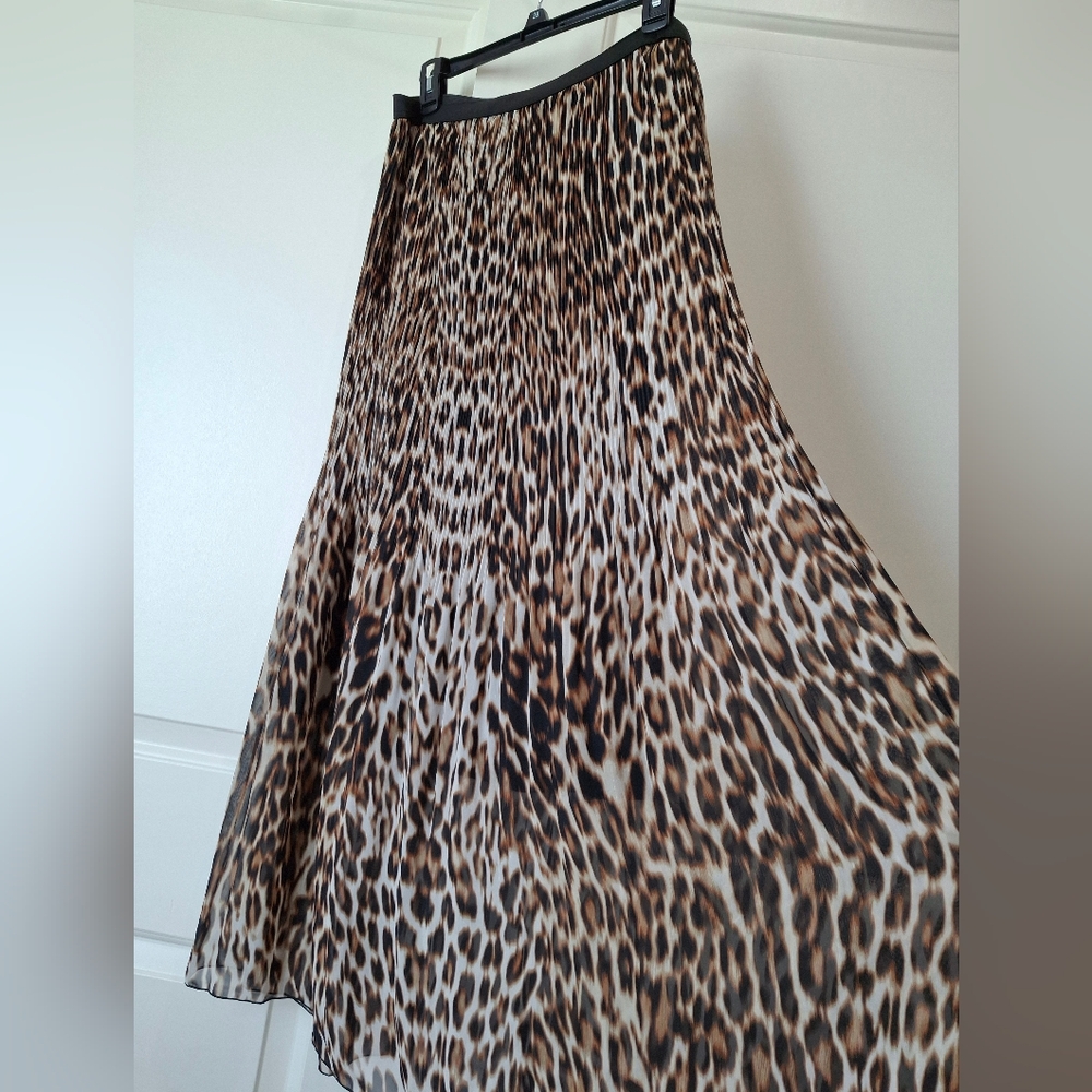 East 5th Leopard Print Pleated Maxi Skirt - Brown Size M